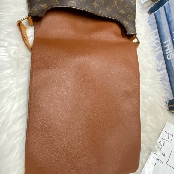 💗💗💗SOLD💗💗💗

🤩🤩🤩SALSA GM CROSSBODY🤩🤩🤩 - Picture 10 of 13